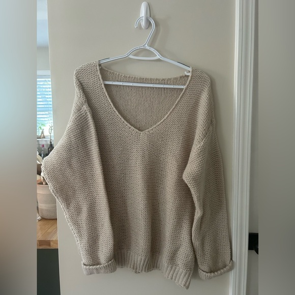 Sweaters - Cream knit sweater